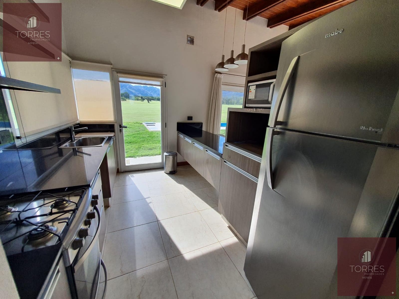 HOUSE FOR SALE IN THE COUNTRY GOLF SANTA MARIA VILLA LARCA NEIGHBORHOOD, MERLO. SAN LUIS