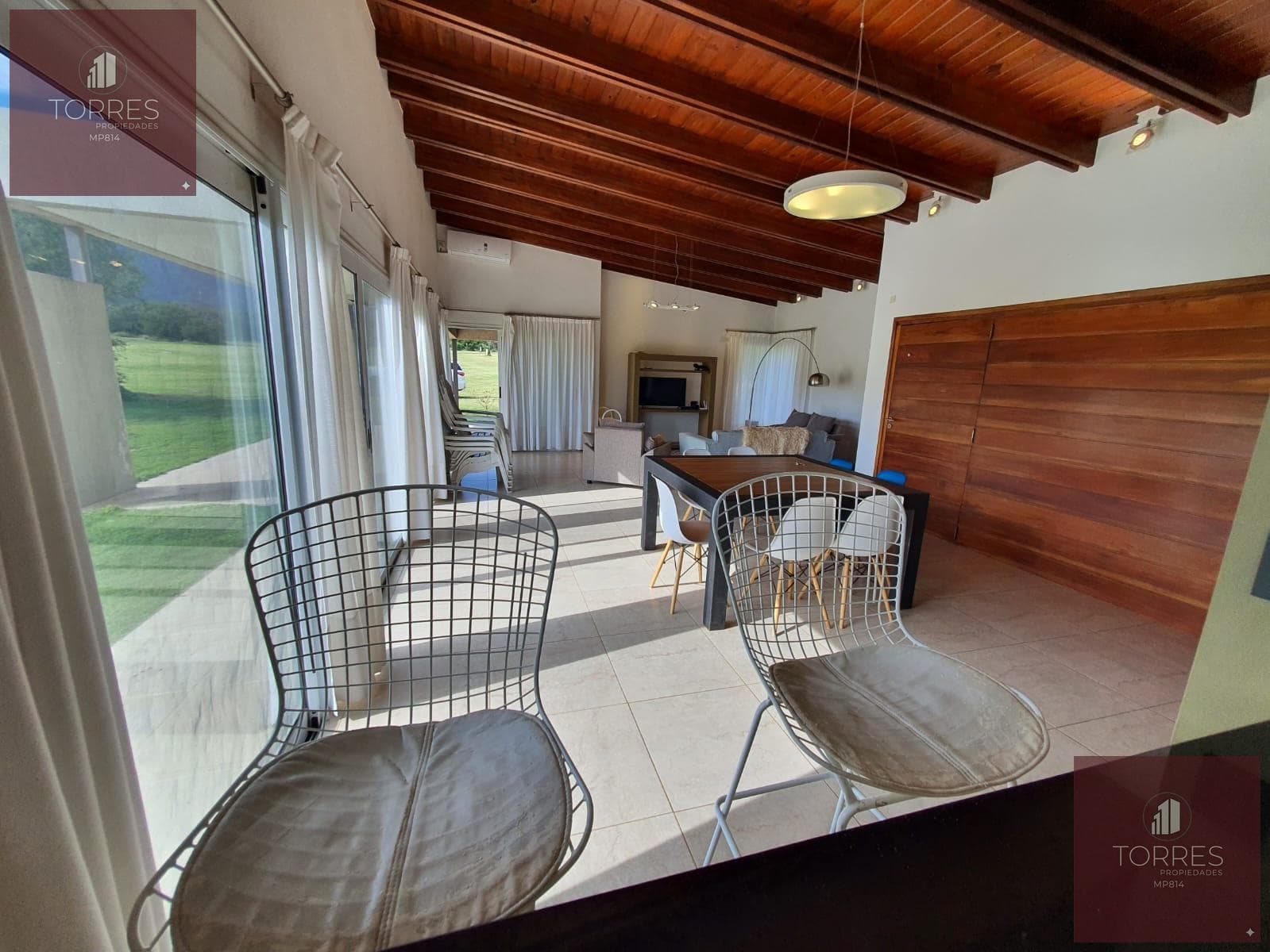 HOUSE FOR SALE IN THE COUNTRY GOLF SANTA MARIA VILLA LARCA NEIGHBORHOOD, MERLO. SAN LUIS