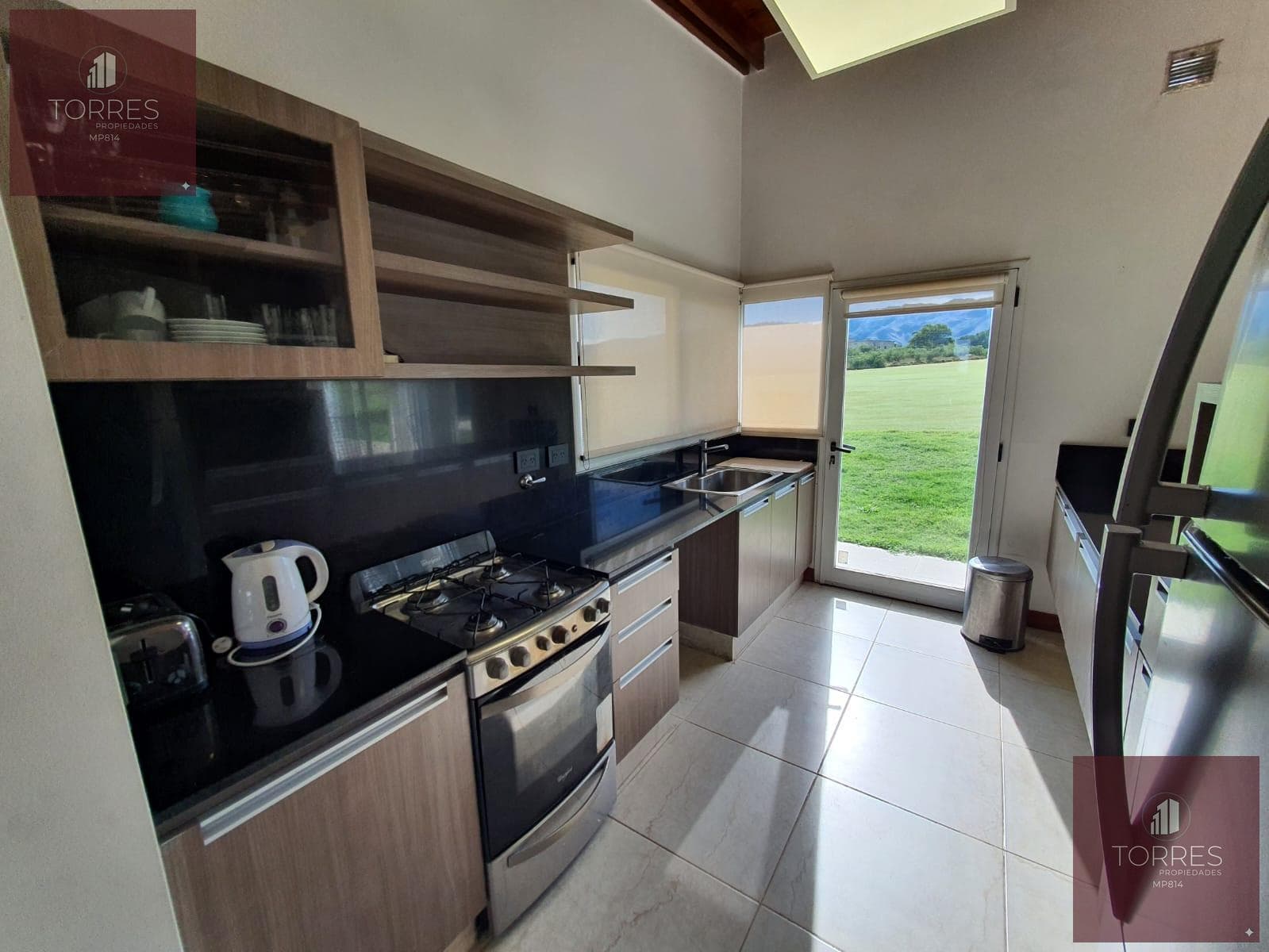 HOUSE FOR SALE IN THE COUNTRY GOLF SANTA MARIA VILLA LARCA NEIGHBORHOOD, MERLO. SAN LUIS