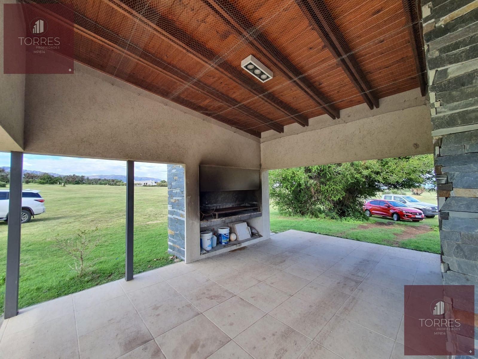 HOUSE FOR SALE IN THE COUNTRY GOLF SANTA MARIA VILLA LARCA NEIGHBORHOOD, MERLO. SAN LUIS