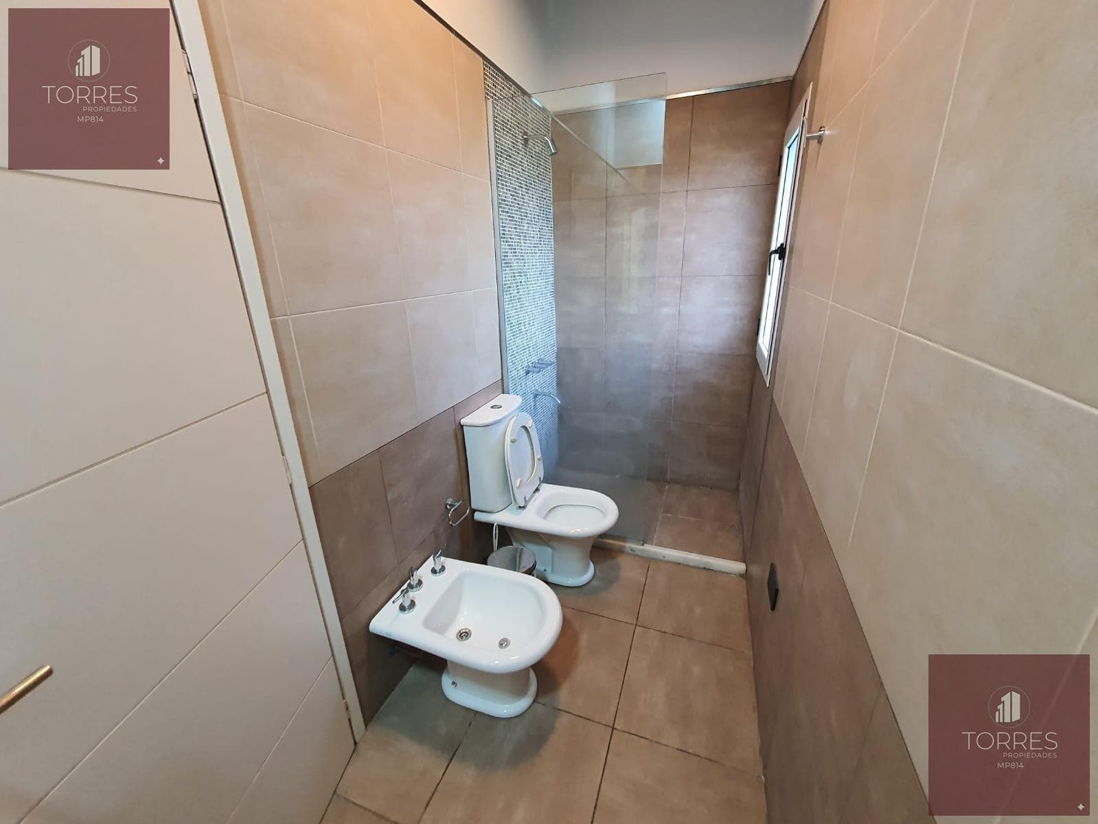 HOUSE FOR SALE IN THE COUNTRY GOLF SANTA MARIA VILLA LARCA NEIGHBORHOOD, MERLO. SAN LUIS