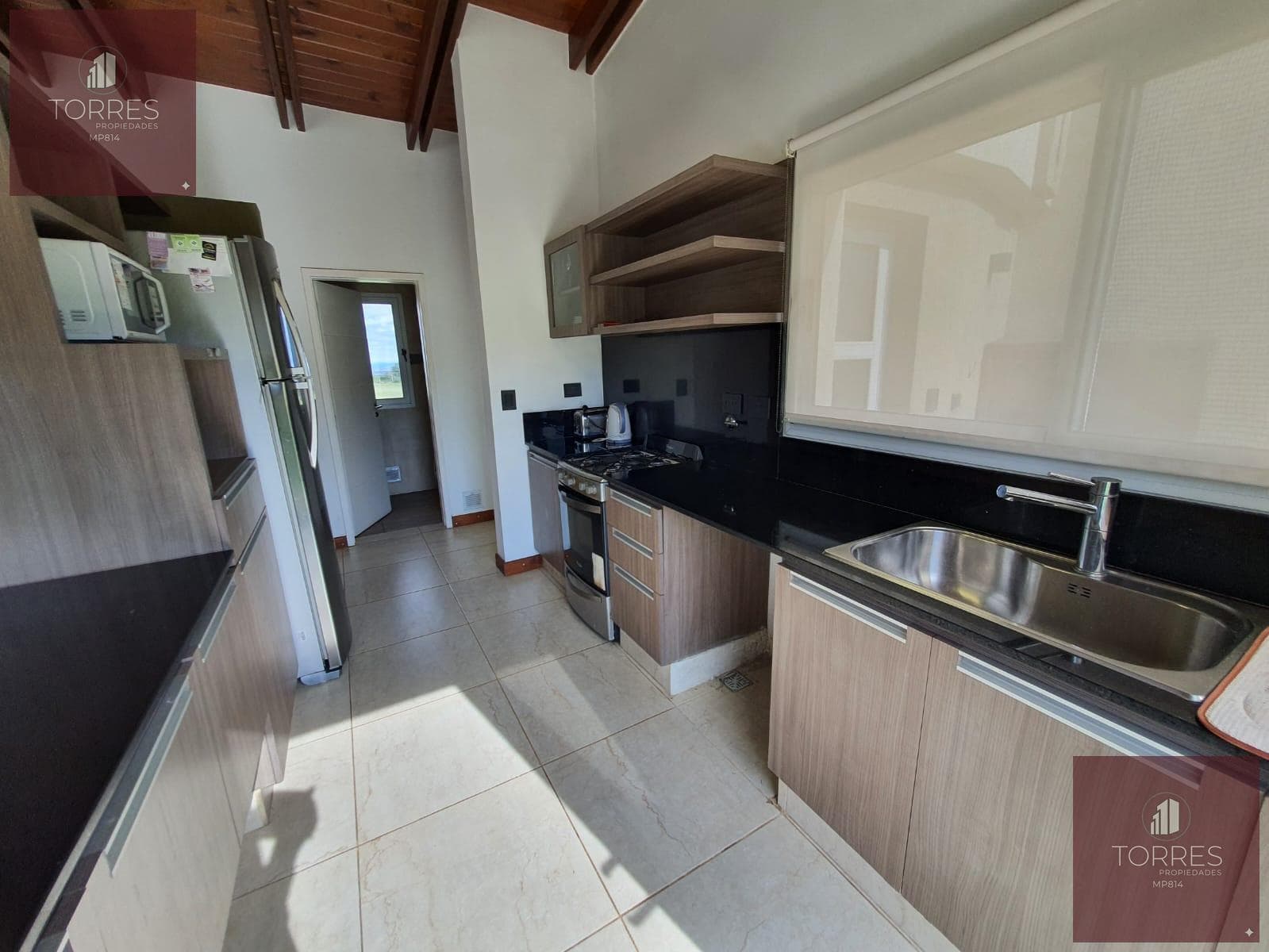 HOUSE FOR SALE IN THE COUNTRY GOLF SANTA MARIA VILLA LARCA NEIGHBORHOOD, MERLO. SAN LUIS