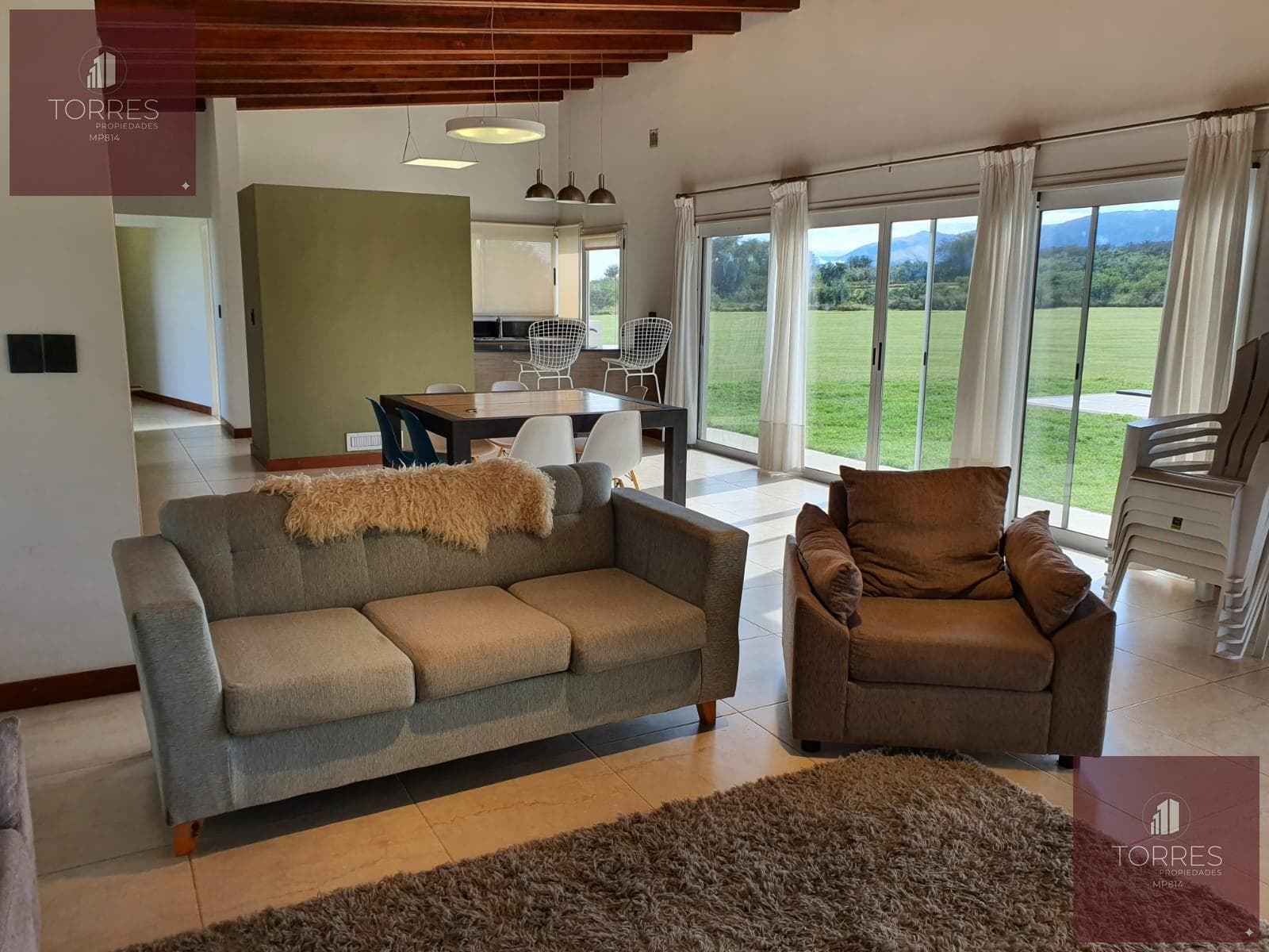 HOUSE FOR SALE IN THE COUNTRY GOLF SANTA MARIA VILLA LARCA NEIGHBORHOOD, MERLO. SAN LUIS