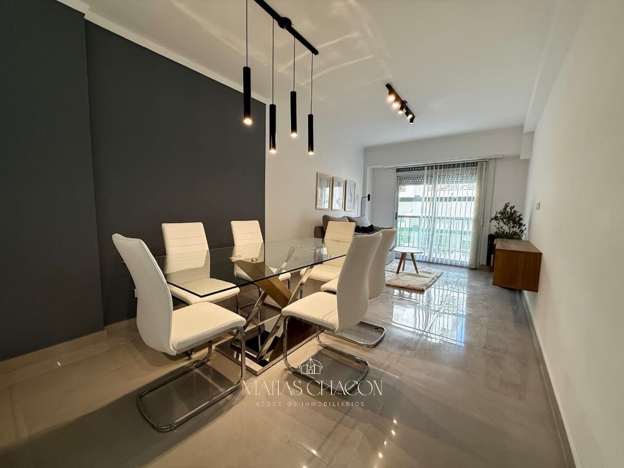 3-room apartment facing the street with a balcony, completely renovated to look brand new, in Plaza Mitre