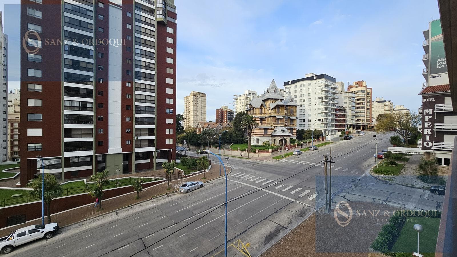 24-Month Lease - Two-room apartment with a wrap-around balcony and garage - 1212 Av. Colón