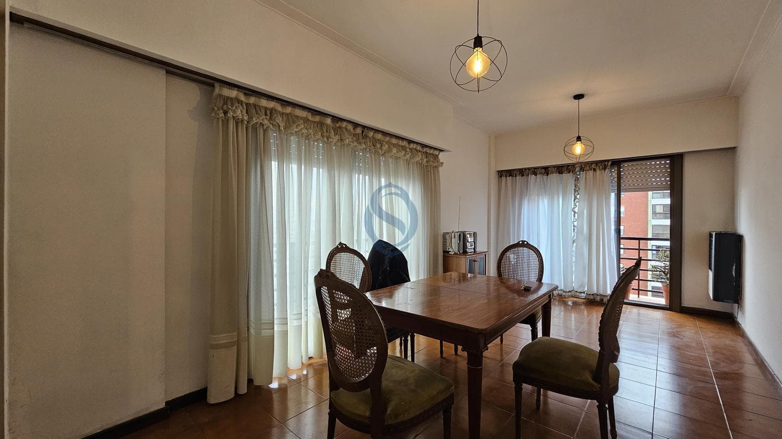 24-Month Lease - Two-room apartment with a wrap-around balcony and garage - 1212 Av. Colón