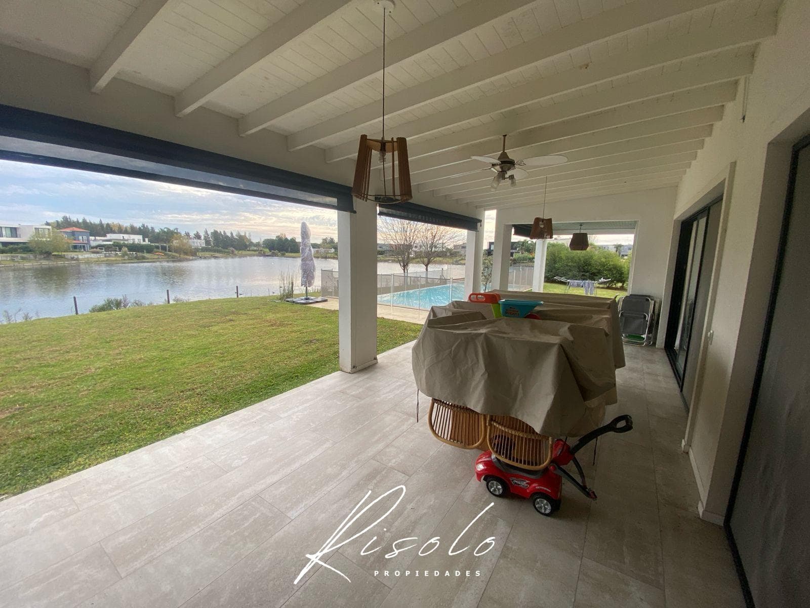 House for Rent, 1,100 m² lot, pool, barbecue, 3 bedrooms. Gated Community, EscobarCasa