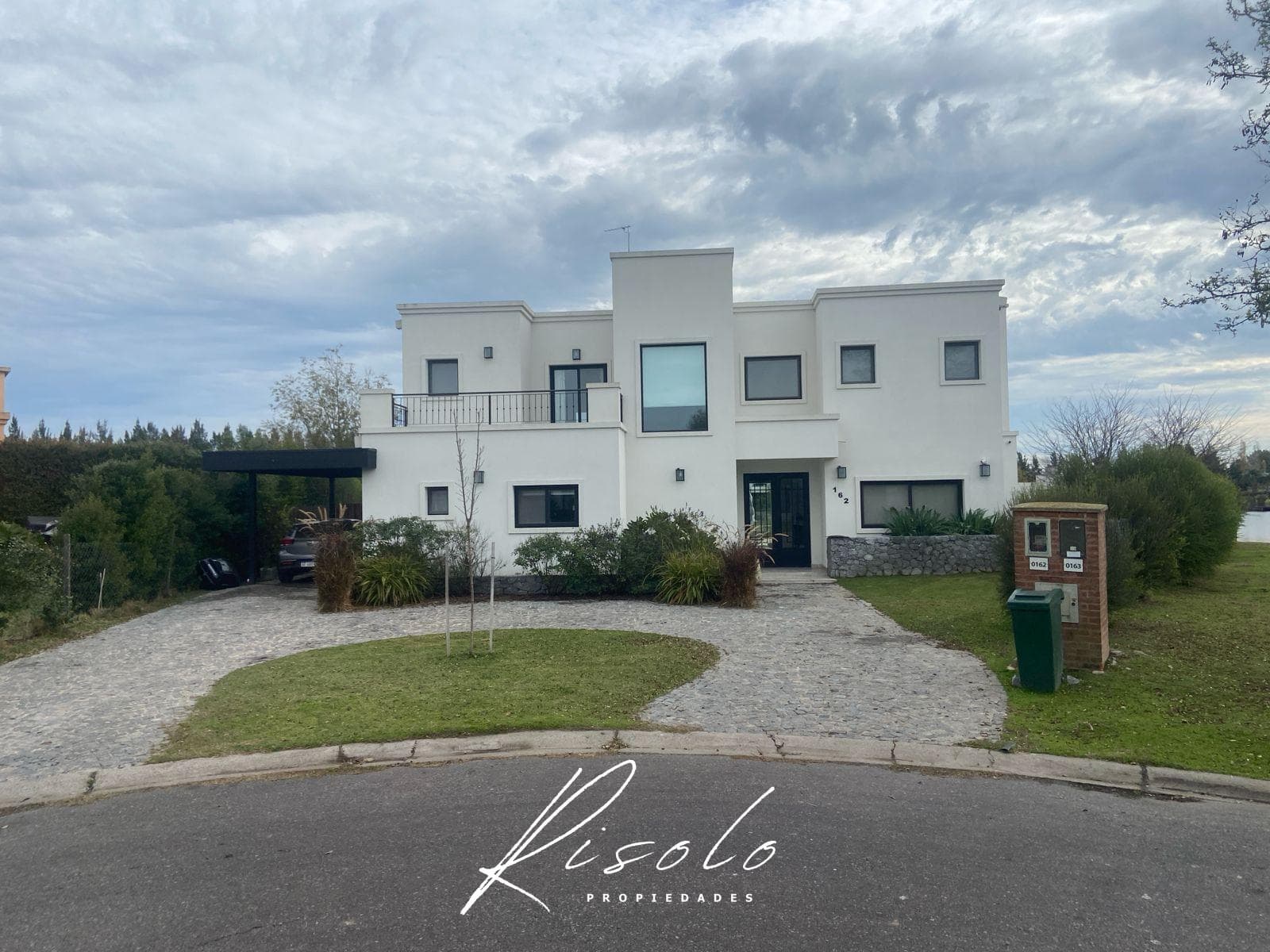House for Rent, 1,100 m² lot, pool, barbecue, 3 bedrooms. Gated Community, EscobarCasa