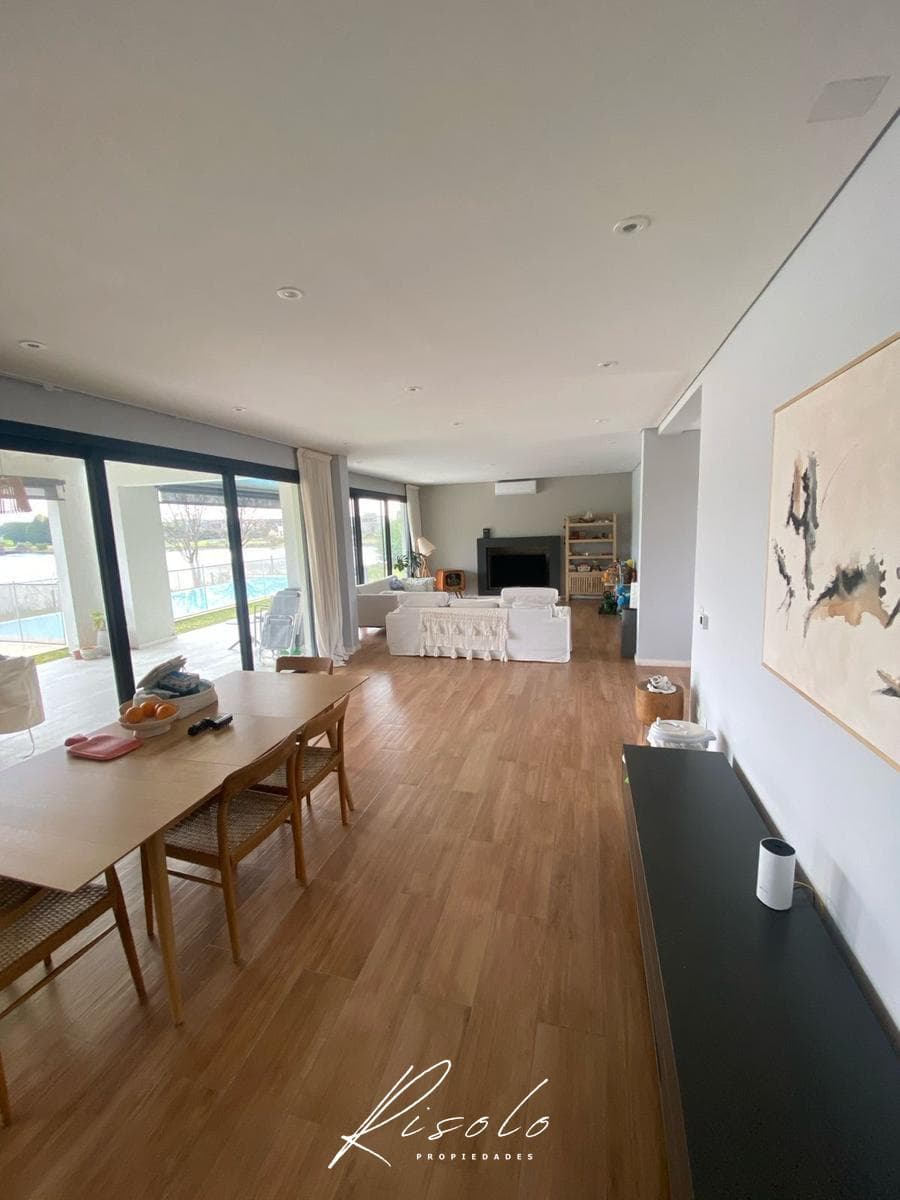 Casa en Alquiler, lote 1100m2, pileta. parilla. 3 dormitorios. Barrio Cerrado, EscobarCasa