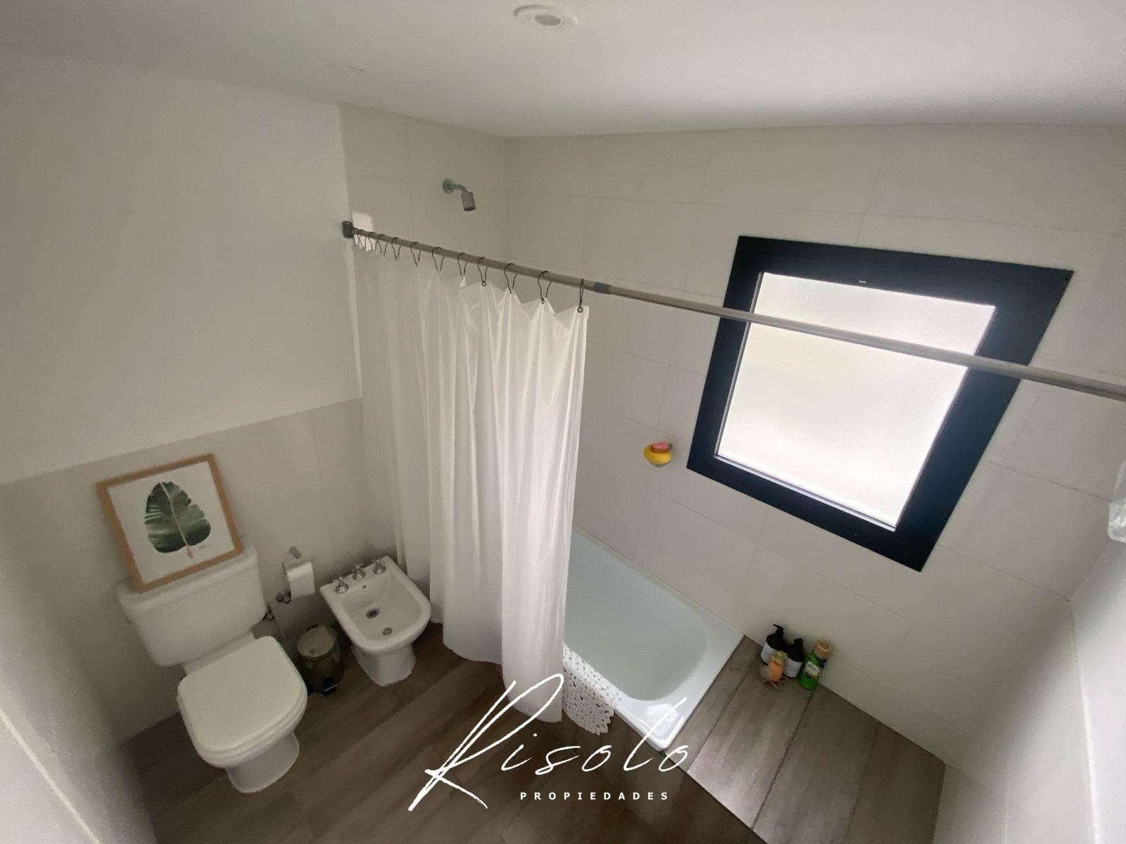 Casa en Alquiler, lote 1100m2, pileta. parilla. 3 dormitorios. Barrio Cerrado, EscobarCasa