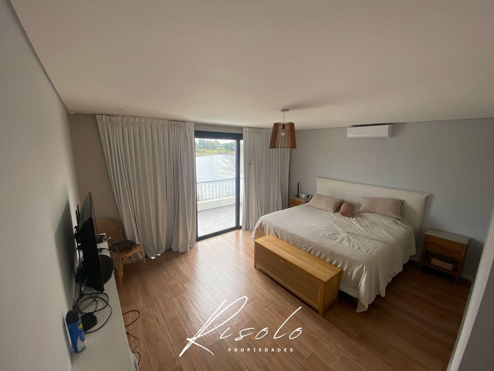 Casa en Alquiler, lote 1100m2, pileta. parilla. 3 dormitorios. Barrio Cerrado, EscobarCasa