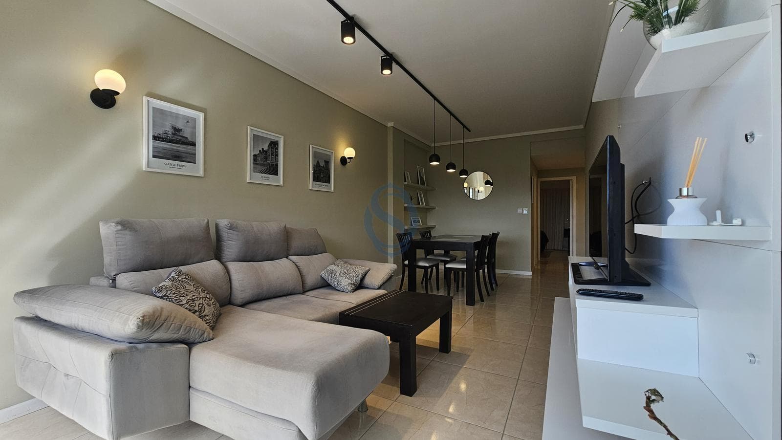 For Sale - Renovated two-room apartment with a balcony and a view of Plaza Colón - 2056 Colón Ave.