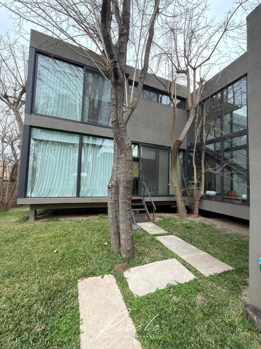 House for Rent. 5 Bedrooms + Office. Pool. Gated Community. Escobar
