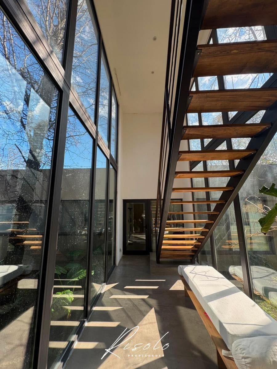 House for Rent. 5 Bedrooms + Office. Pool. Gated Community. Escobar