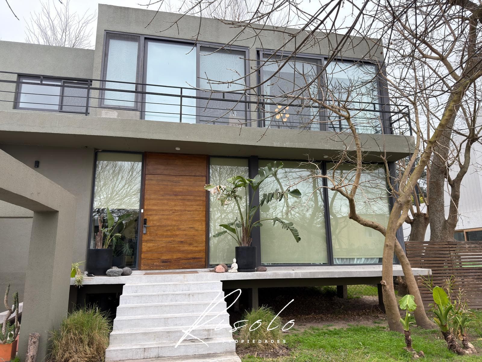 House for Rent. 5 Bedrooms + Office. Pool. Gated Community. Escobar