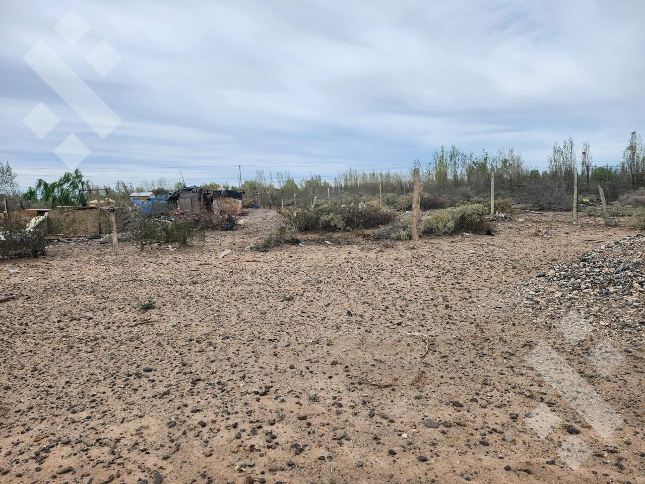 16,500 m² corner lot, 100 meters from the Conquistadores del Desierto Highway