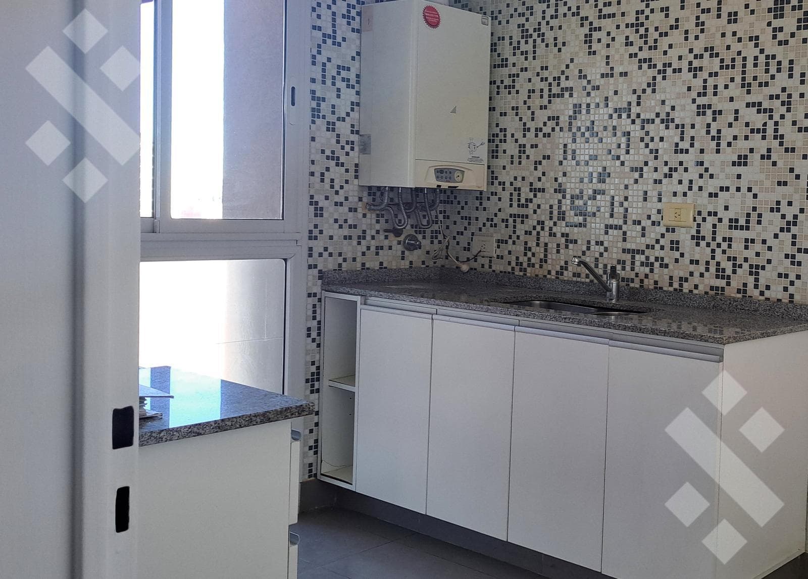 2-Bedroom Apartment for Rent with Garage, Neuquén City. East Downtown.
