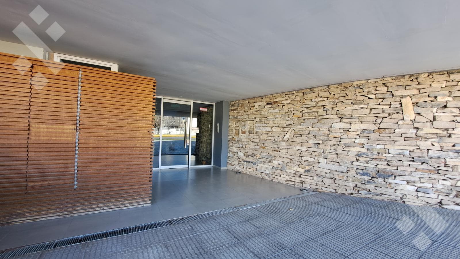 2-Bedroom Apartment for Rent with Garage, Neuquén City. East Downtown.