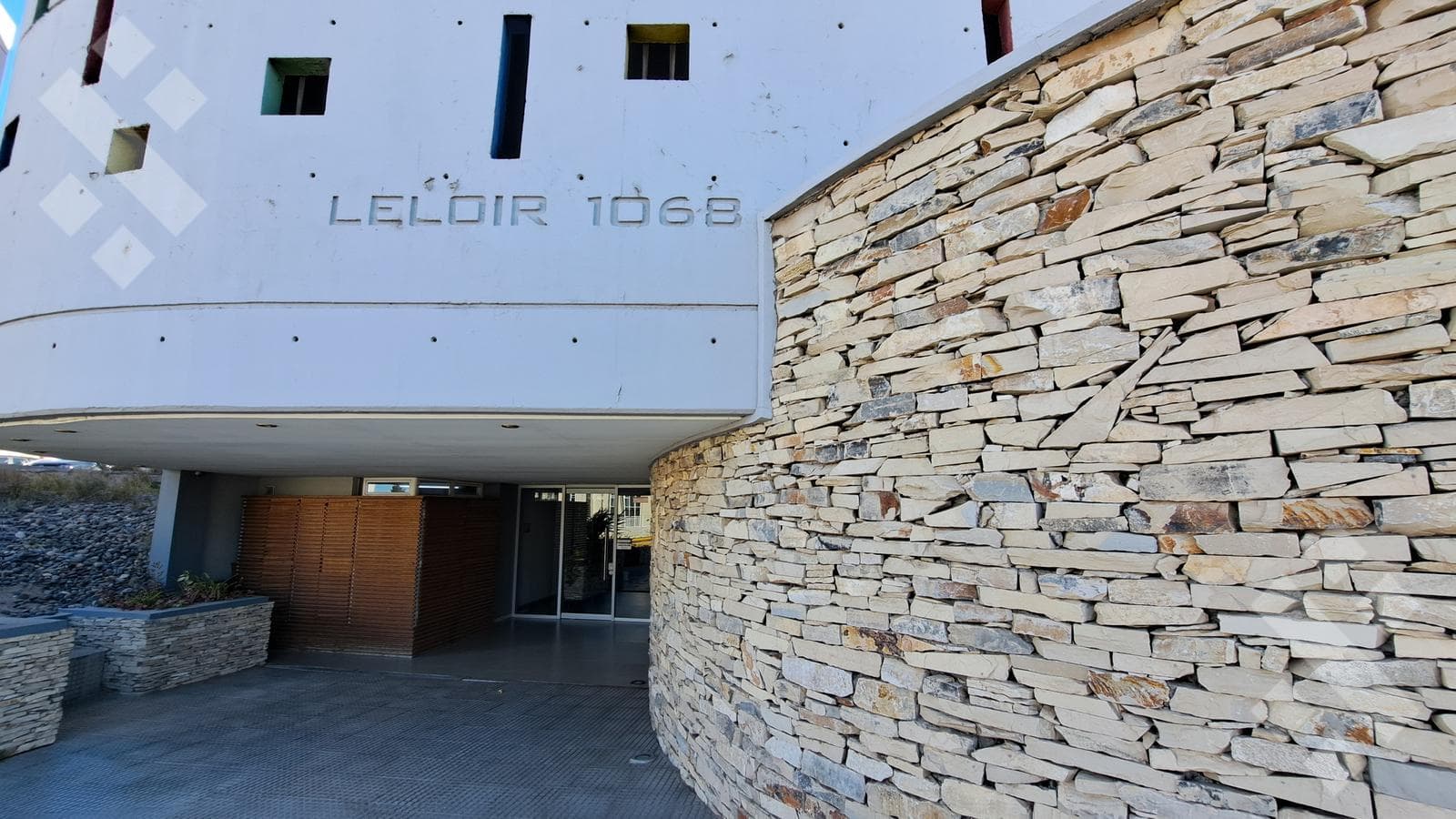 2-Bedroom Apartment for Rent with Garage, Neuquén City. East Downtown.