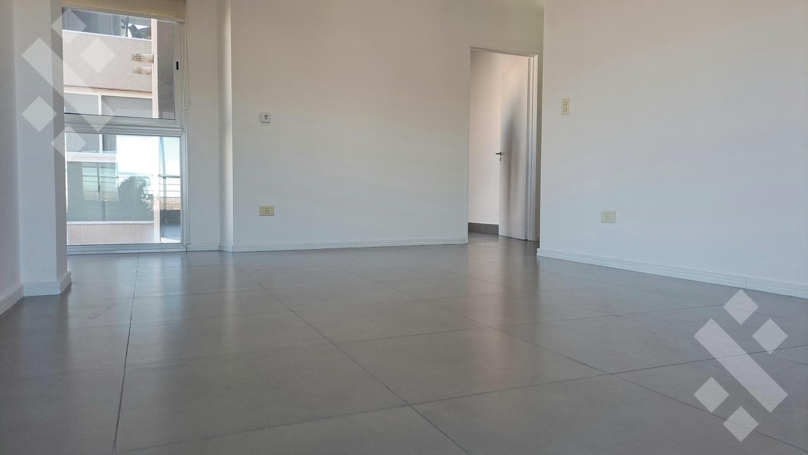 2-Bedroom Apartment for Rent with Garage, Neuquén City. East Downtown.
