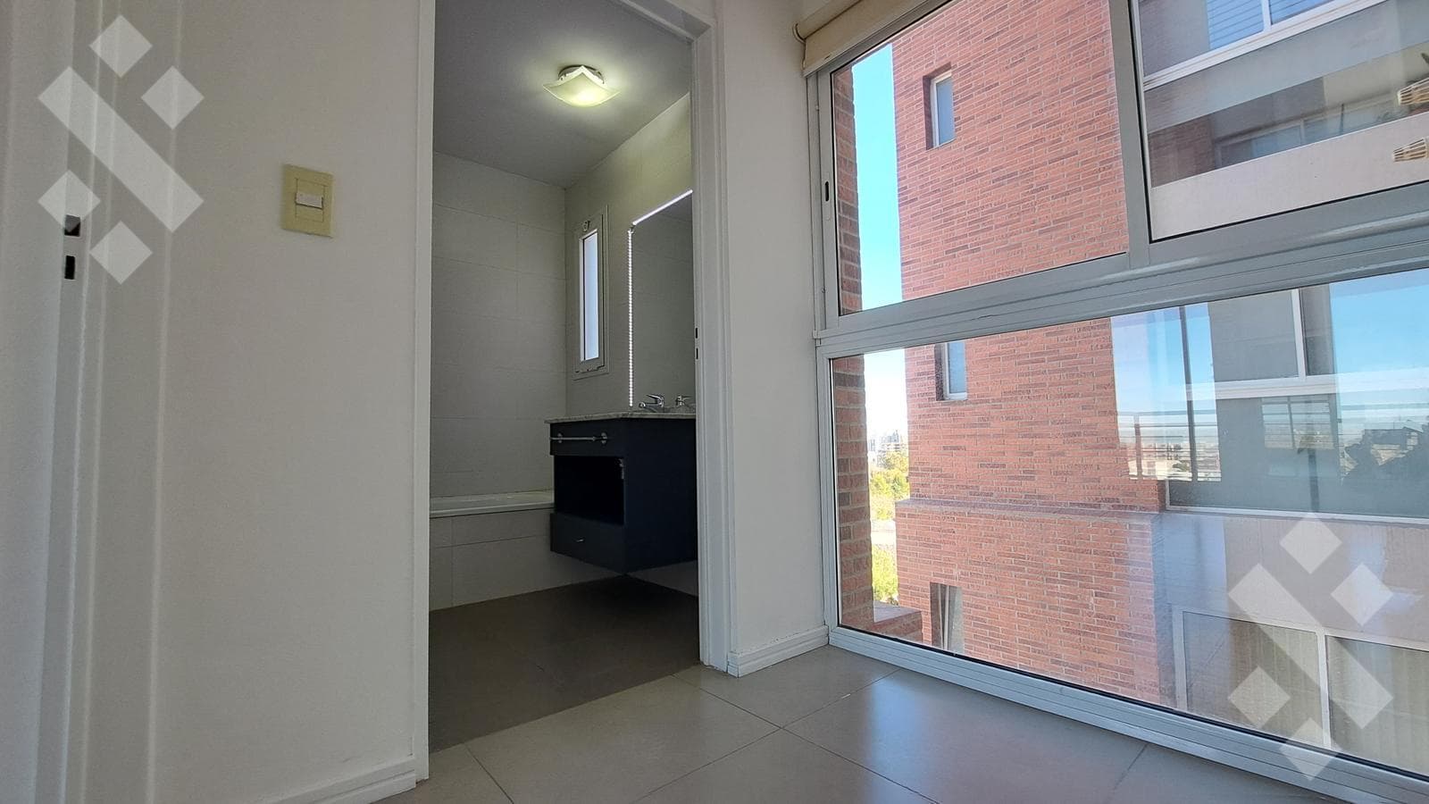 2-Bedroom Apartment for Rent with Garage, Neuquén City. East Downtown.