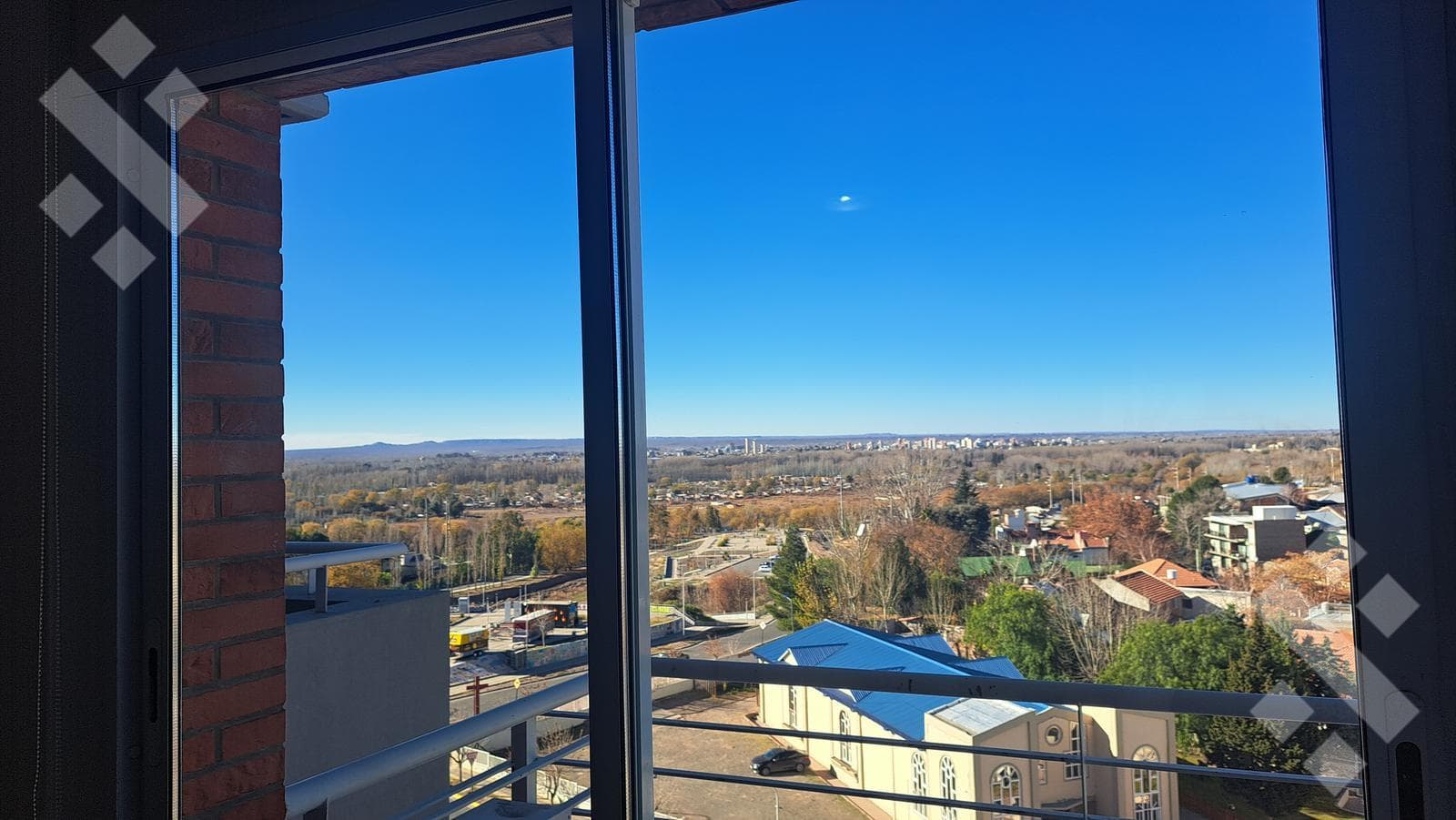 2-Bedroom Apartment for Rent with Garage, Neuquén City. East Downtown.