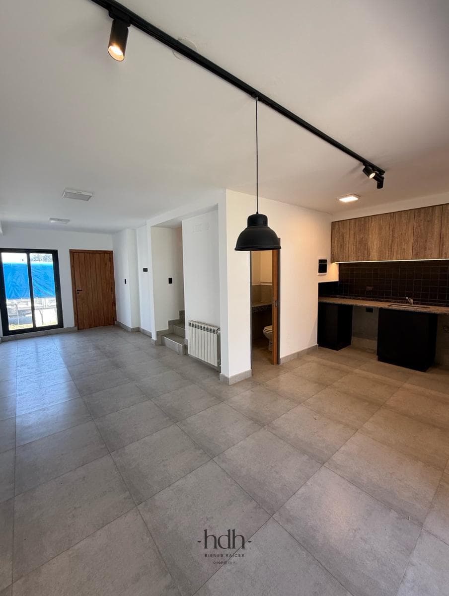 House for sale: 3 bedrooms, 3 bathrooms, patio, pool, 24-hour security