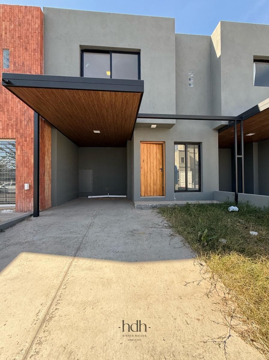 House for sale: 3 bedrooms, 3 bathrooms, patio, pool, 24-hour security