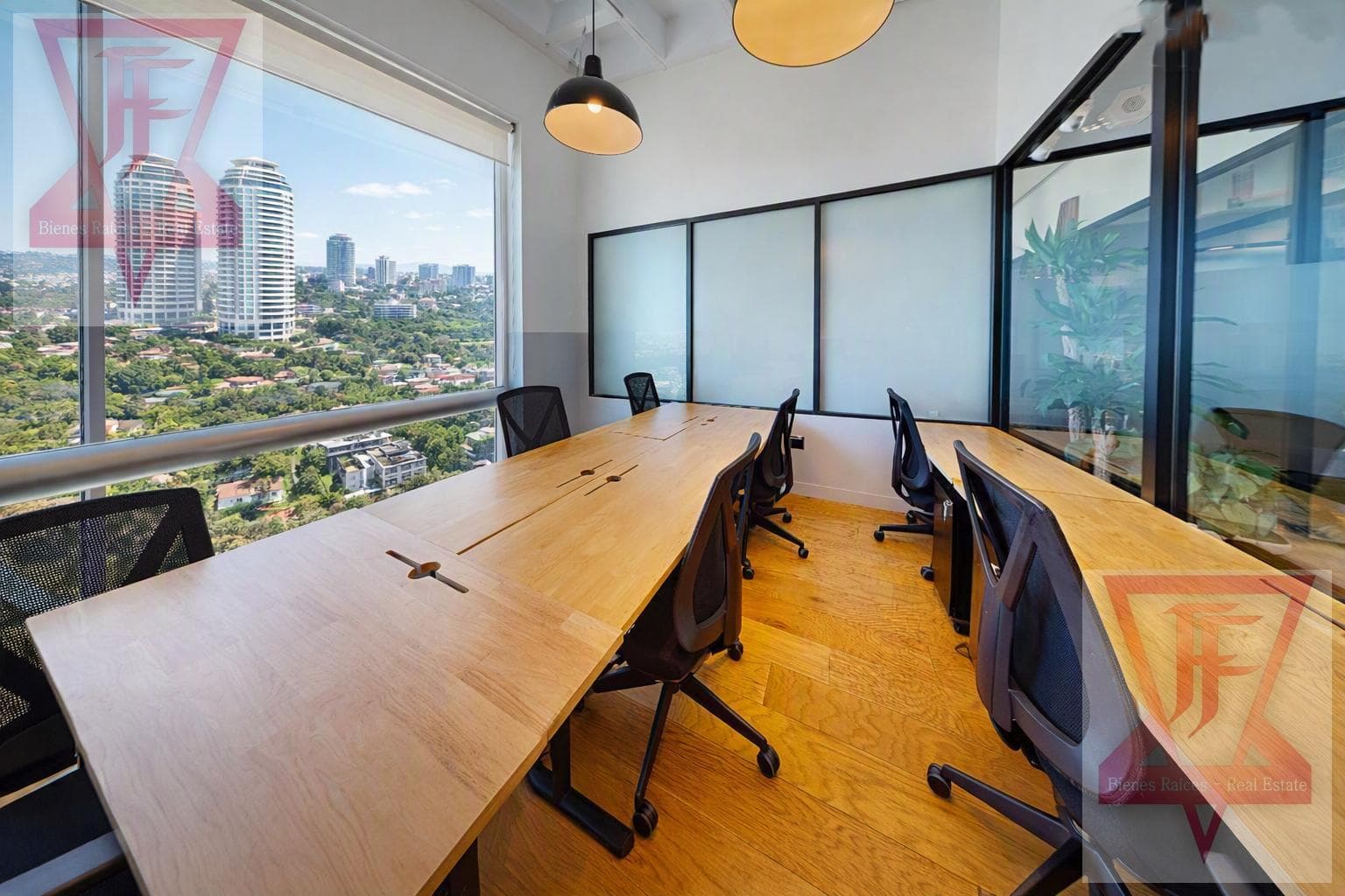 Office for Rent in Bosques de las Lomas - 100 m2, Accommodates Up to 30 People, Fully Furnished!