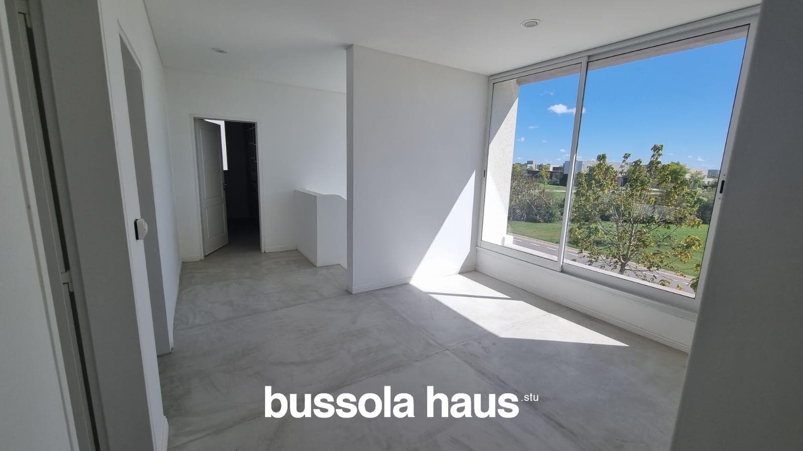 HOUSE FOR YEAR-ROUND RENTAL IN ACACIAS WITH A POOL IN PUERTOS DEL LAGO