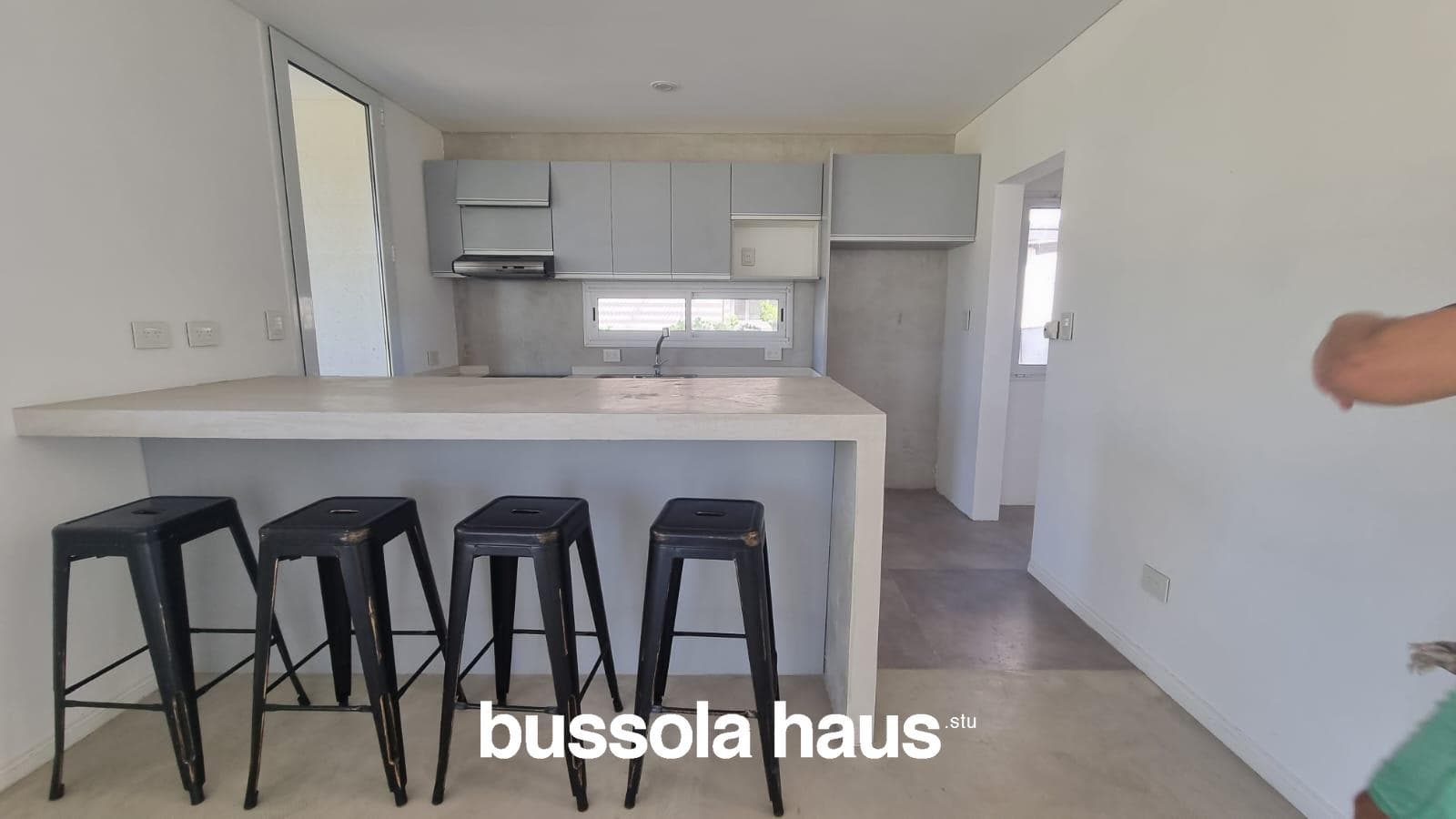 HOUSE FOR YEAR-ROUND RENTAL IN ACACIAS WITH A POOL IN PUERTOS DEL LAGO