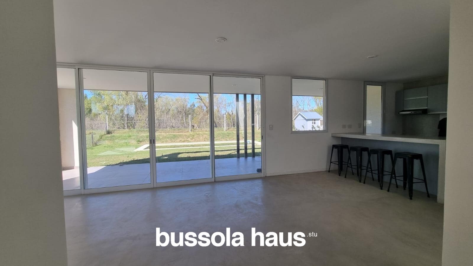 HOUSE FOR YEAR-ROUND RENTAL IN ACACIAS WITH A POOL IN PUERTOS DEL LAGO