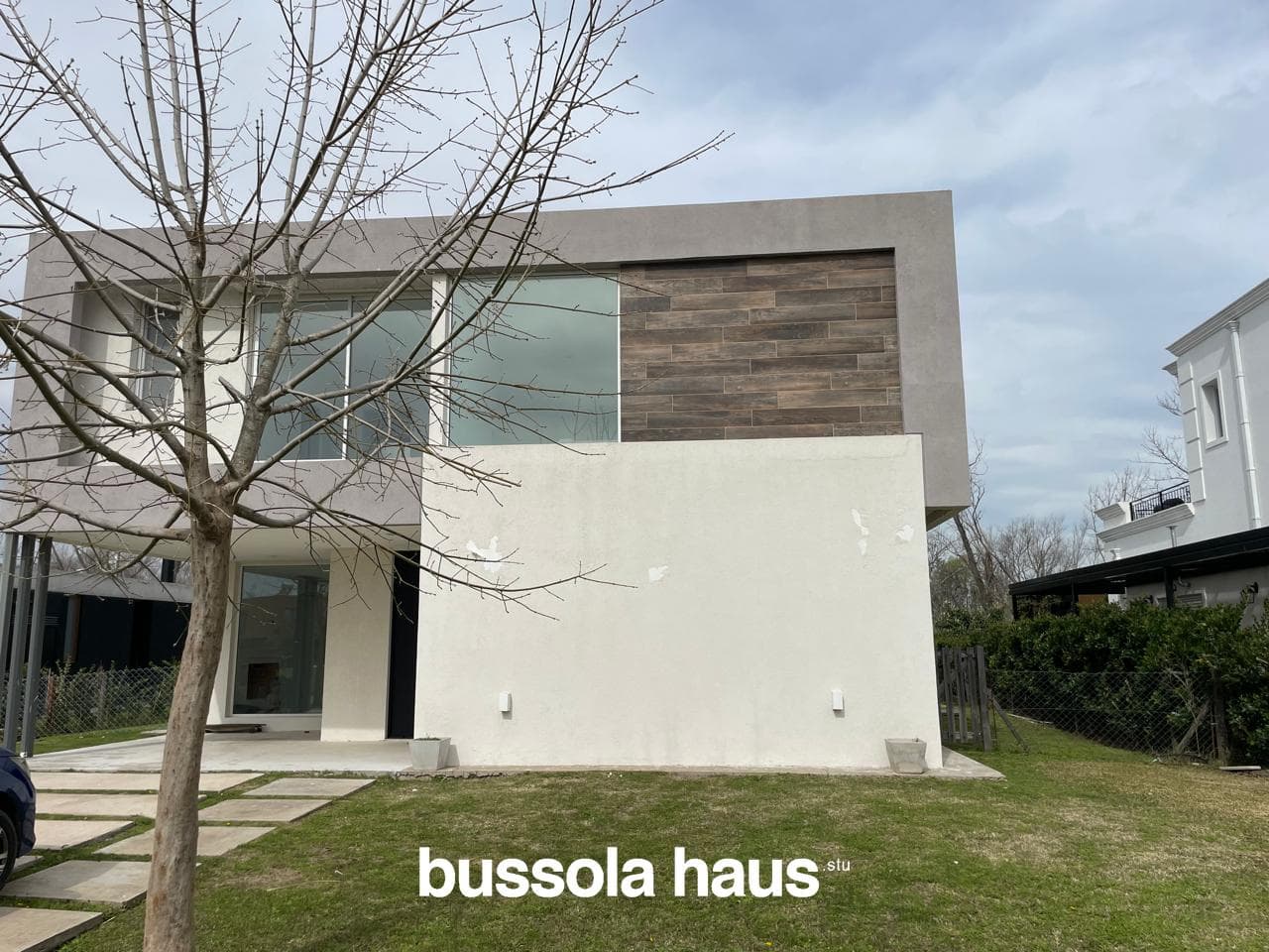 HOUSE FOR YEAR-ROUND RENTAL IN ACACIAS WITH A POOL IN PUERTOS DEL LAGO