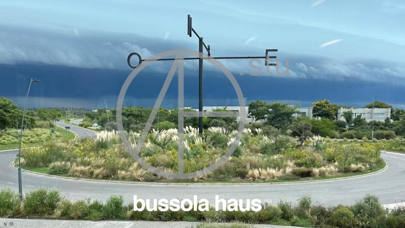 HOUSE FOR YEAR-ROUND RENTAL IN ACACIAS WITH A POOL IN PUERTOS DEL LAGO