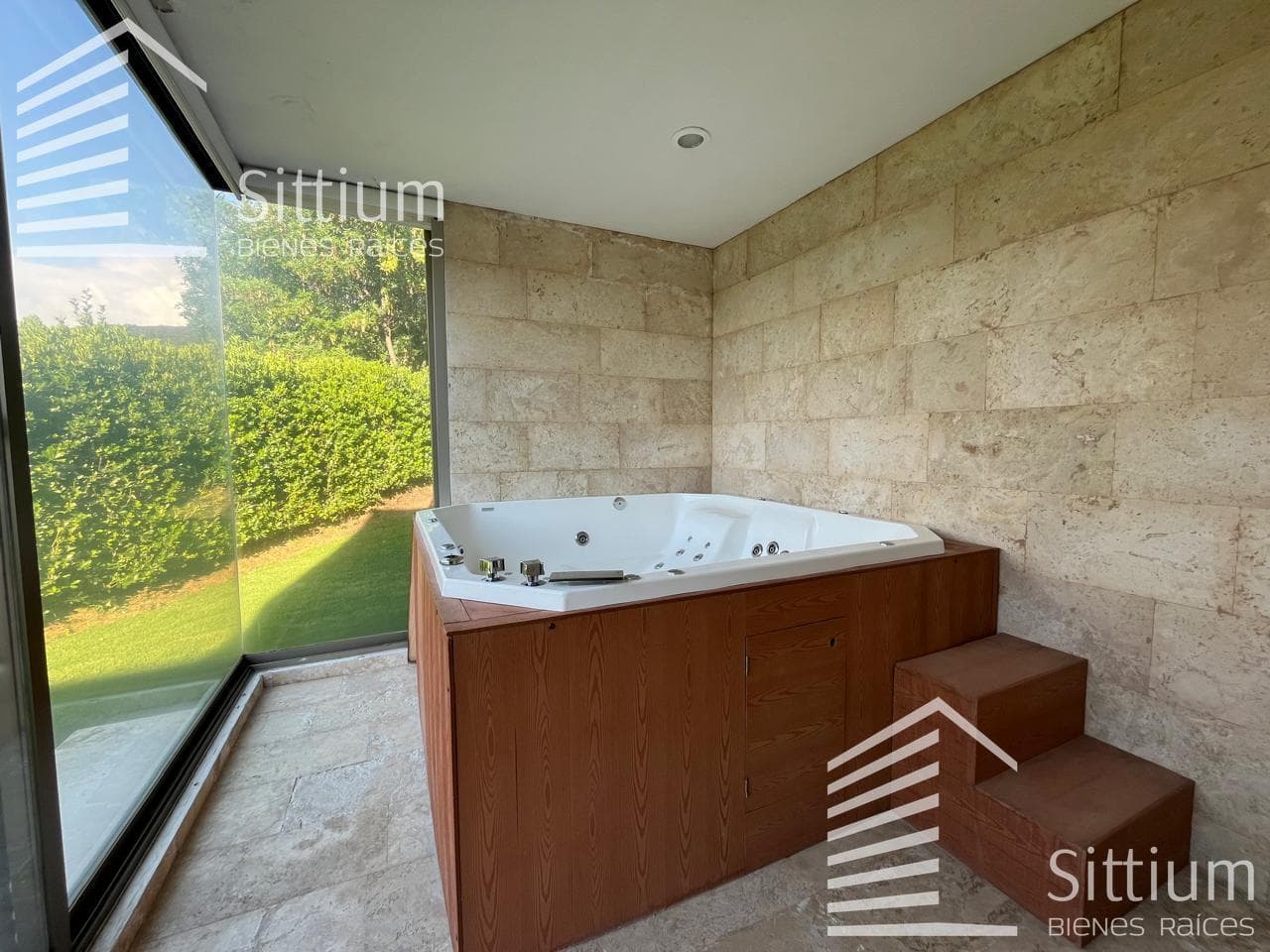 House for Sale - Hacienda Cantalagua - 1,063 m²