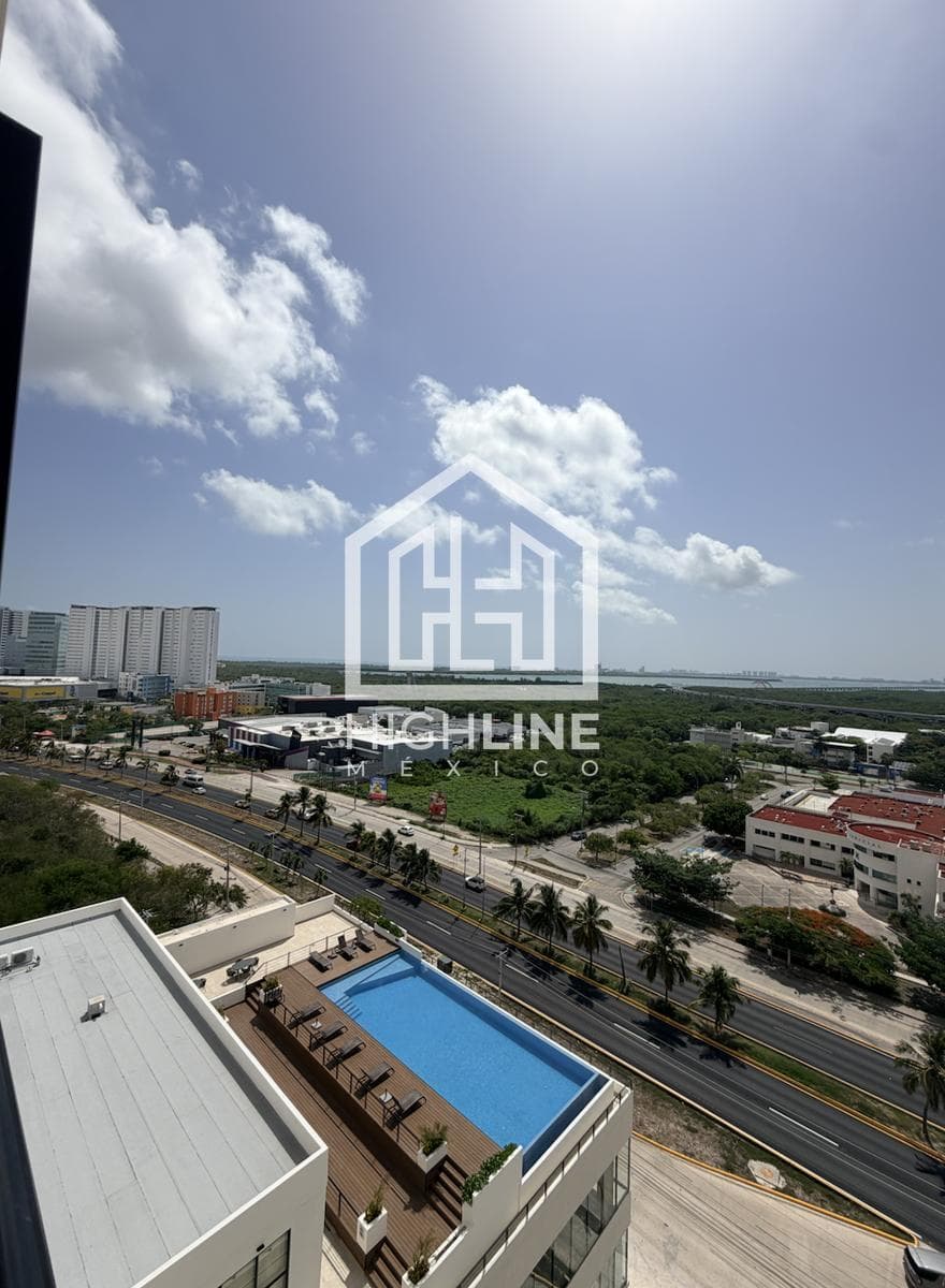 Furnished ocean-view studio apartment for rent in Cancun with a pool and gym on the main avenue