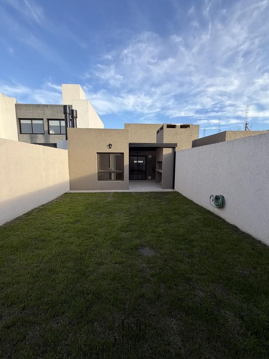 Brand-new 2-bedroom, 2-bathroom house for sale in La Docta