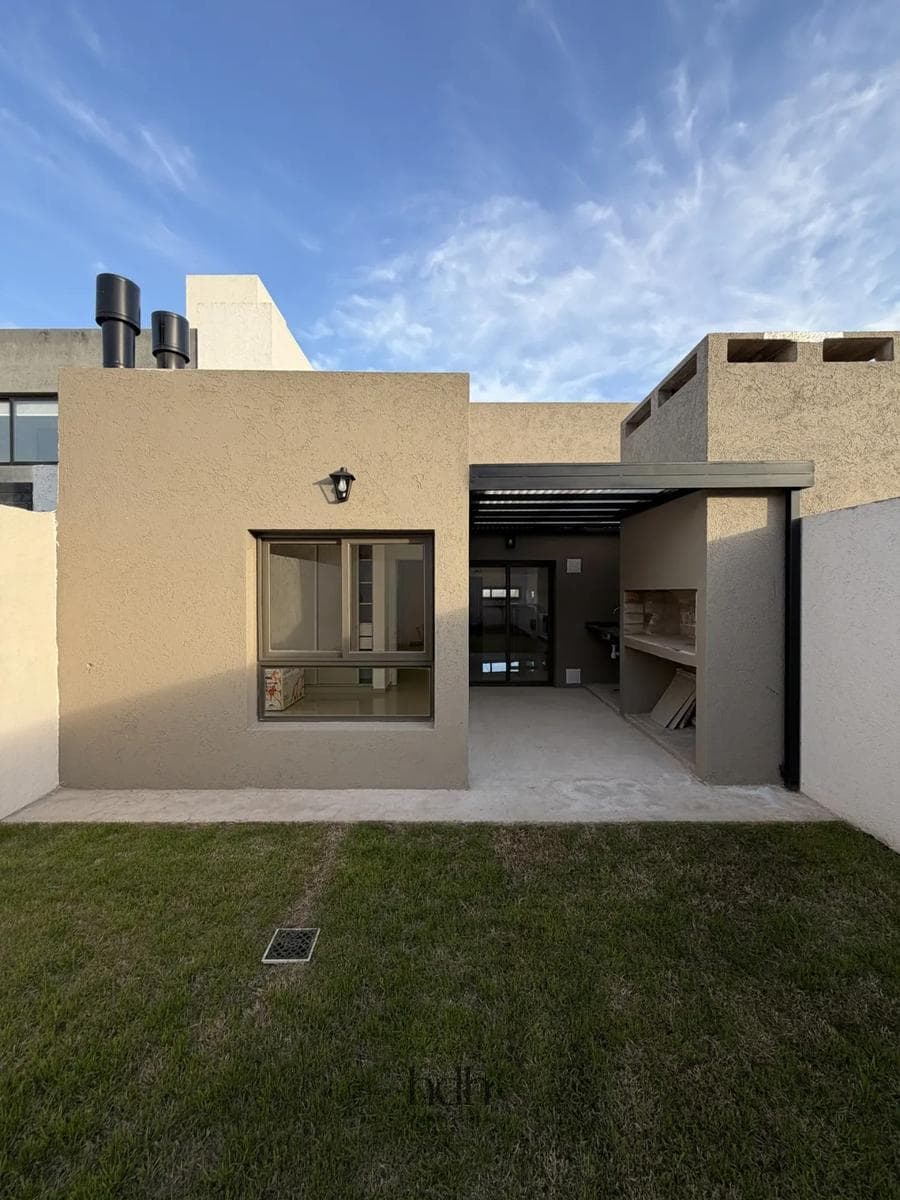 Brand-new 2-bedroom, 2-bathroom house for sale in La Docta