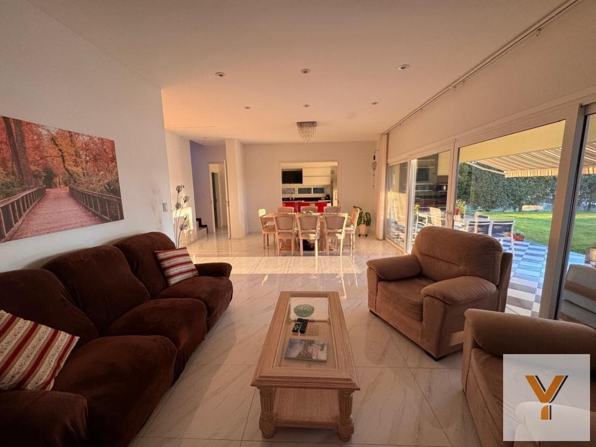 House for Sale - 4 Bedrooms, 2 Bathrooms - 834 mts - Escobar - El Canton