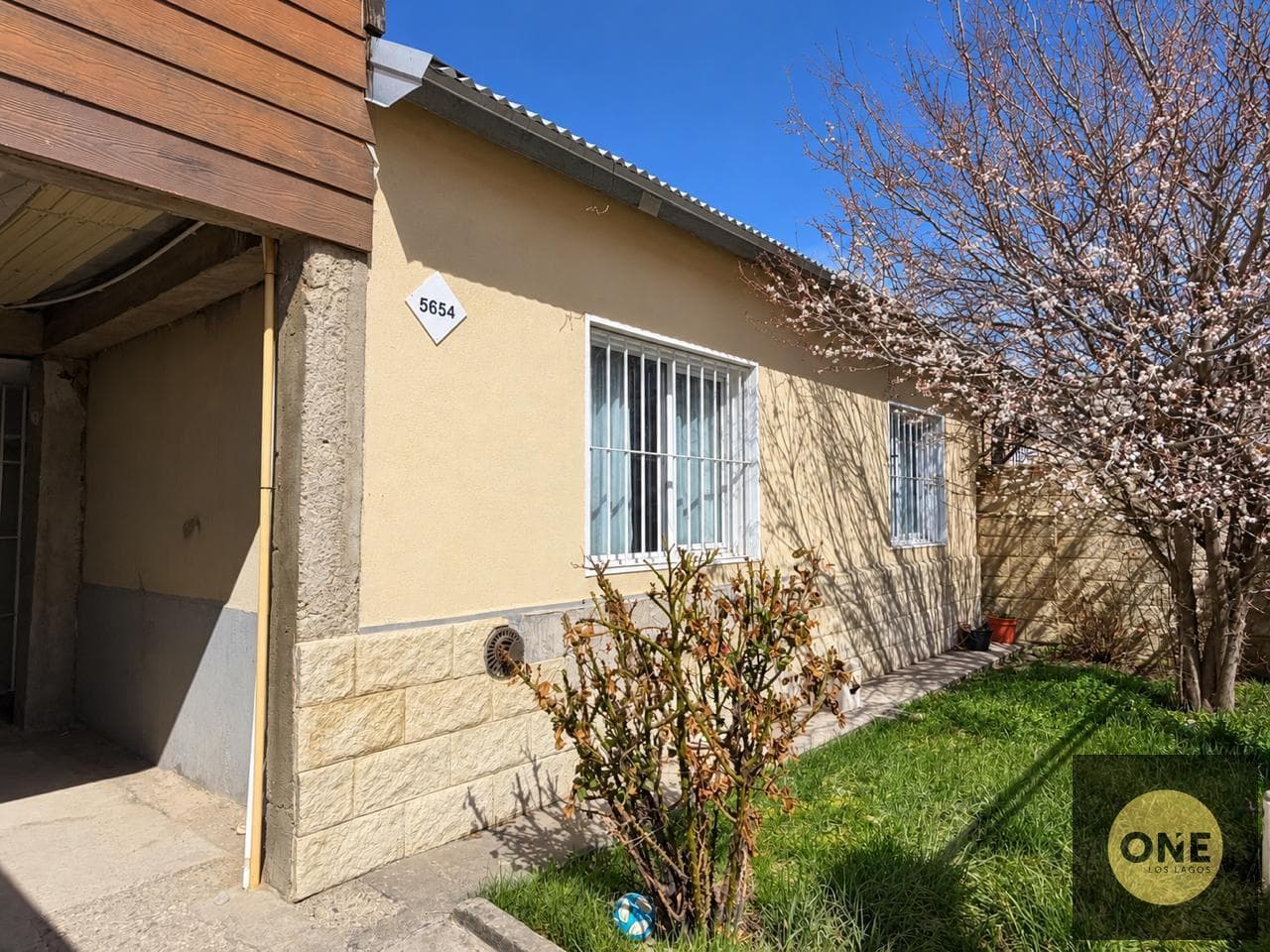 House for Sale in the 645 Viviendas Neighborhood