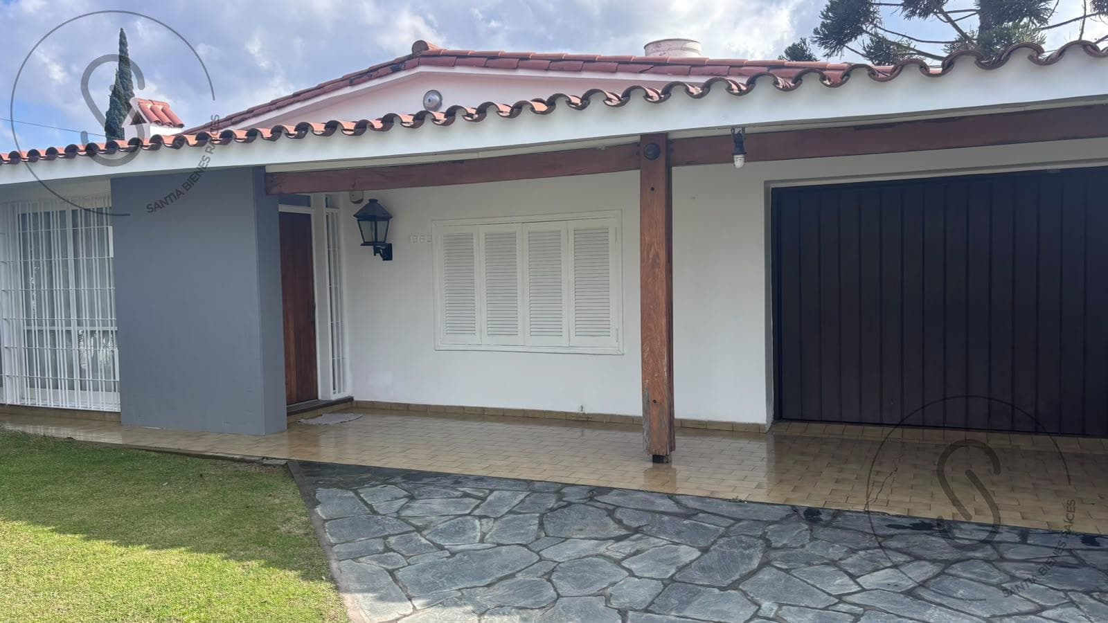 House in Cerro De Las Rosas