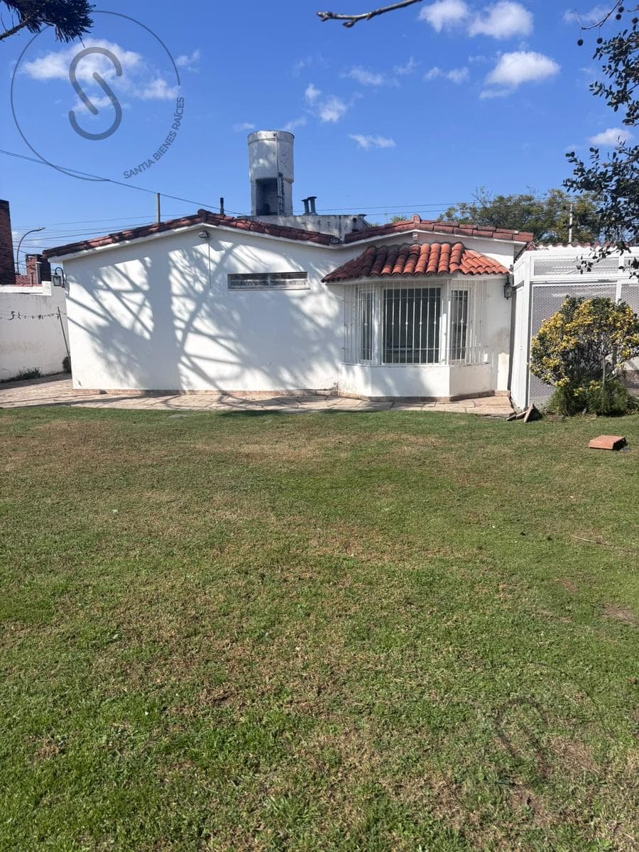 House in Cerro De Las Rosas
