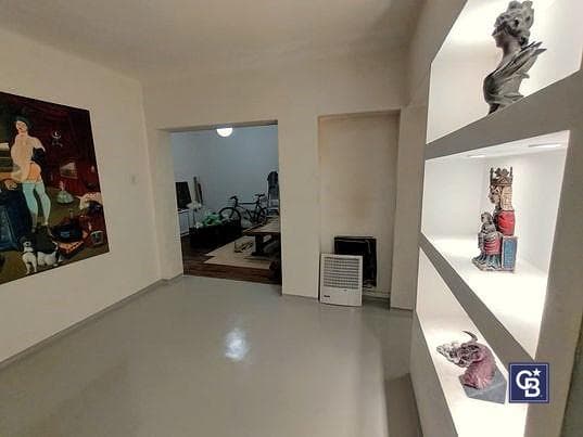 For sale: 3-story house in Floresta with a terrace