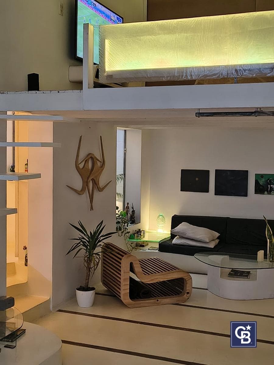For sale: 3-story house in Floresta with a terrace