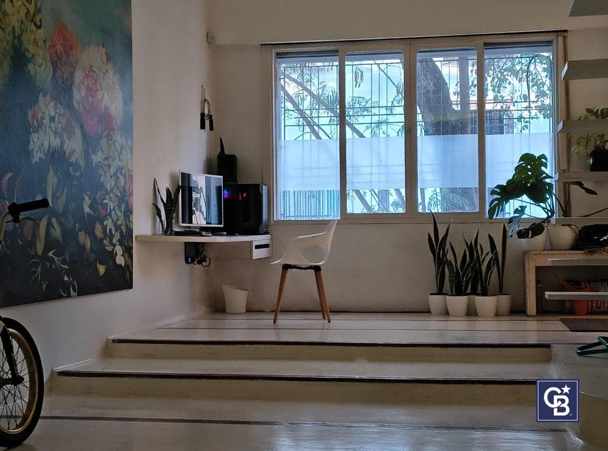 For sale: 3-story house in Floresta with a terrace