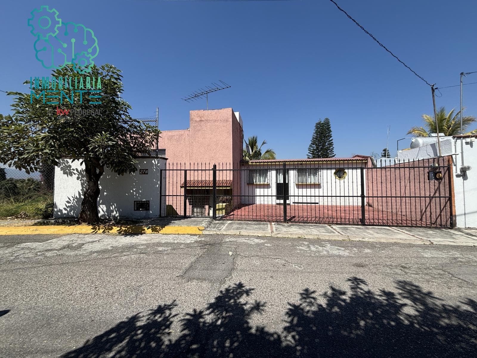 HOUSE FOR SALE IN THE BURGOS BRUSELAS SUBDIVISION, TEMIXCO, MORELOS