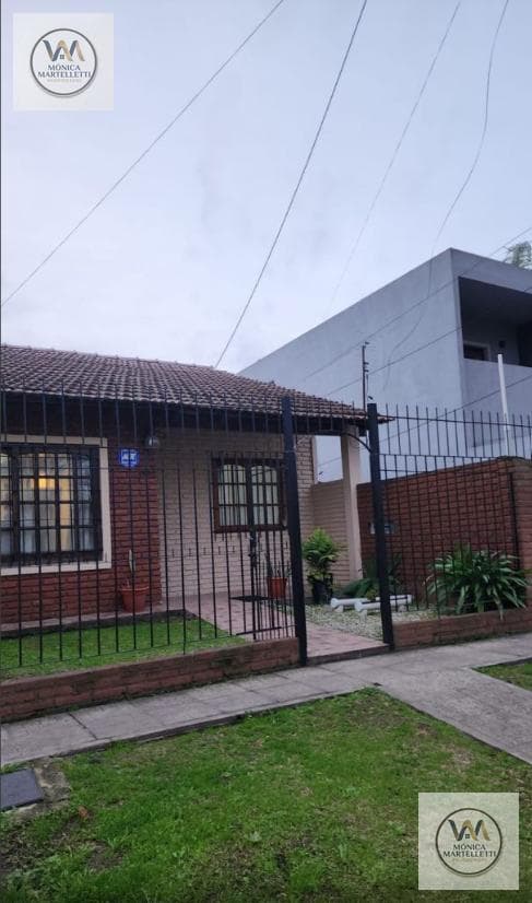 5-ROOM HOUSE FOR SALE
