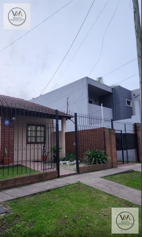 5-ROOM HOUSE FOR SALE