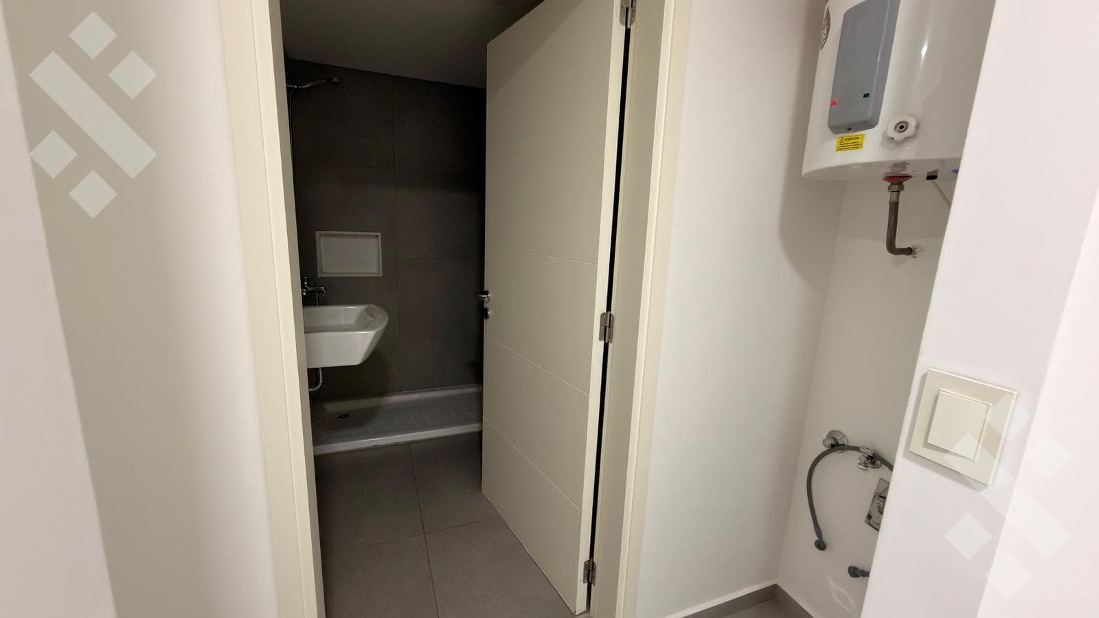 Studio Apartment for Rent in Building R2