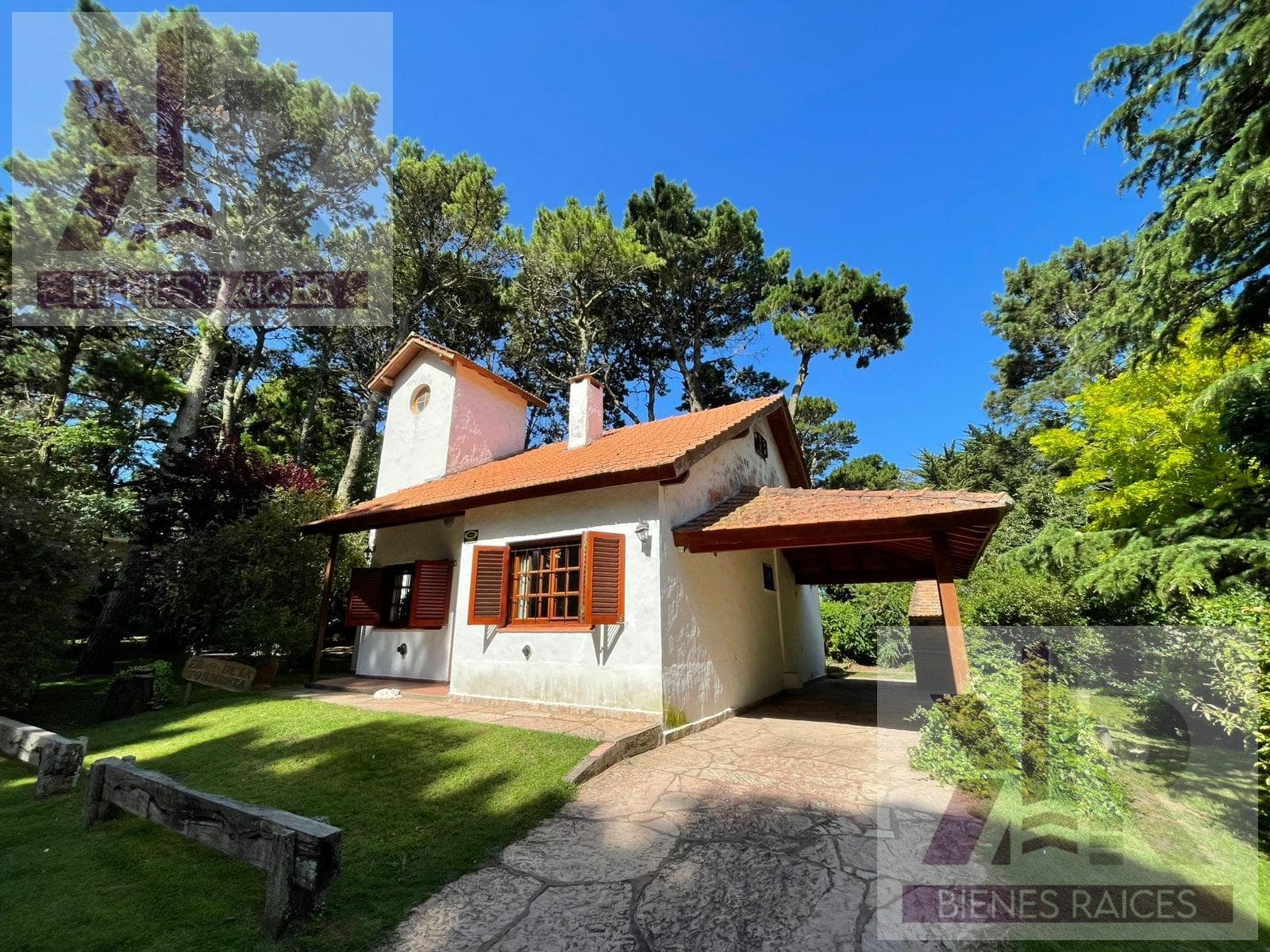 House in Valeria Del Mar